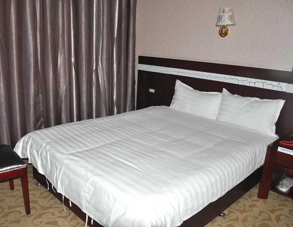 Hangjia Hotel Urumqi Esterno foto